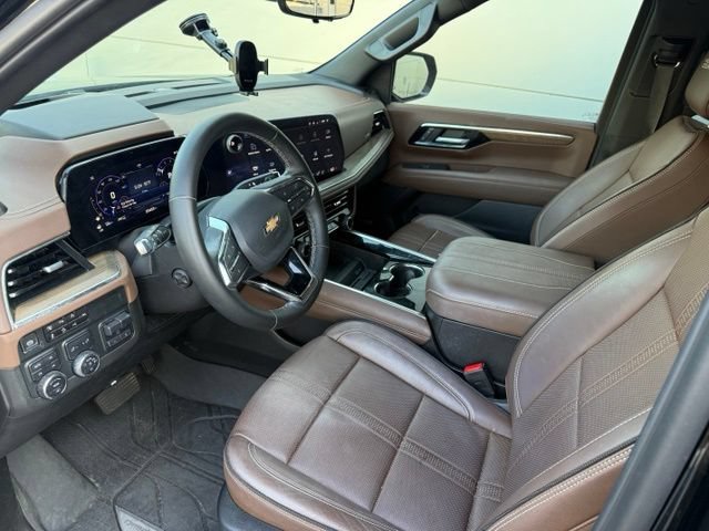 Used 2025 Chevrolet Tahoe High Country AWD/4WD image 15