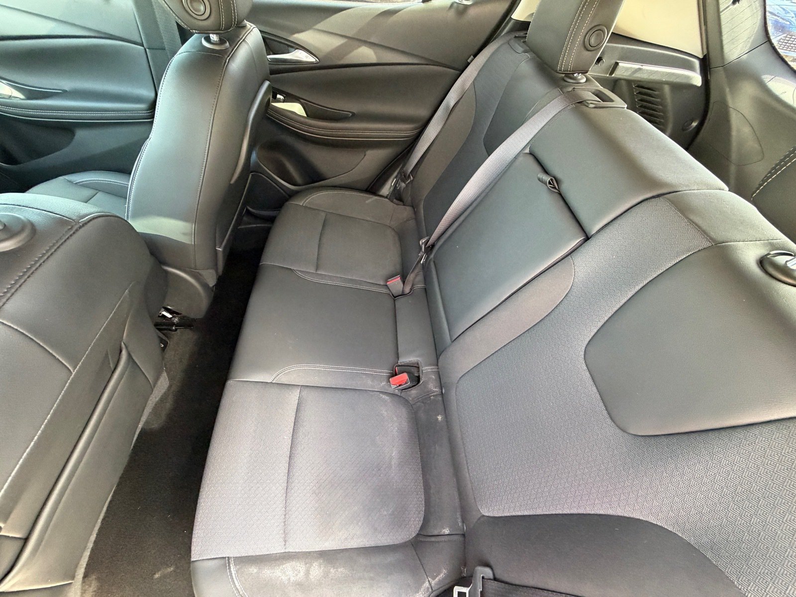 Certified 2023 Buick Encore GX Select w/ Sport Touring Package FWD image 12
