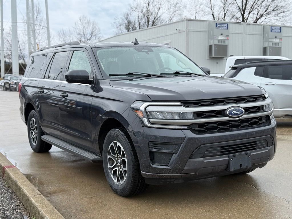 Used 2024 Ford Expedition Max XLT image 4