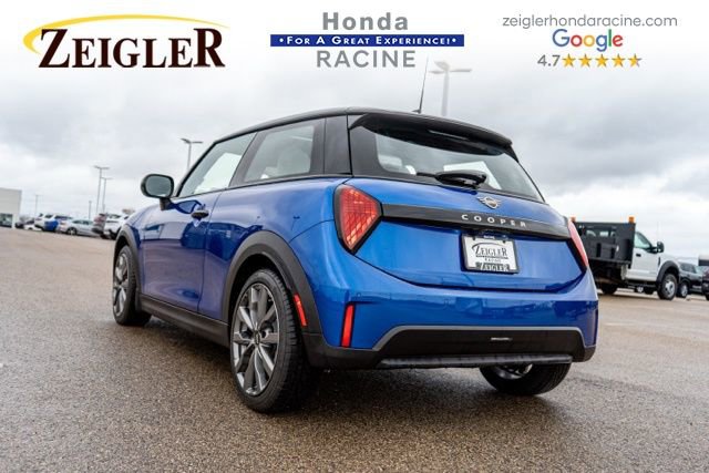 Used 2025 MINI Cooper 2-Door Hardtop image 5