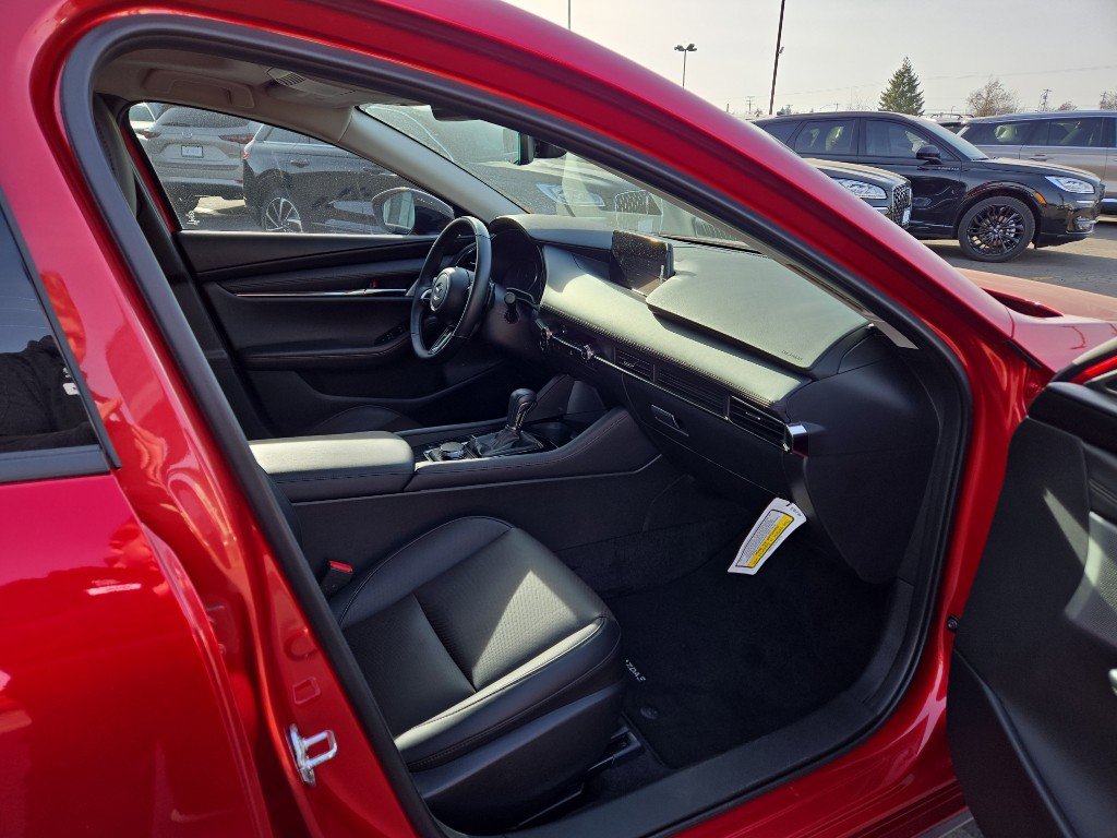 Used 2025 MAZDA MAZDA3 2.5 Turbo Sedan w/Premium Plus image 19