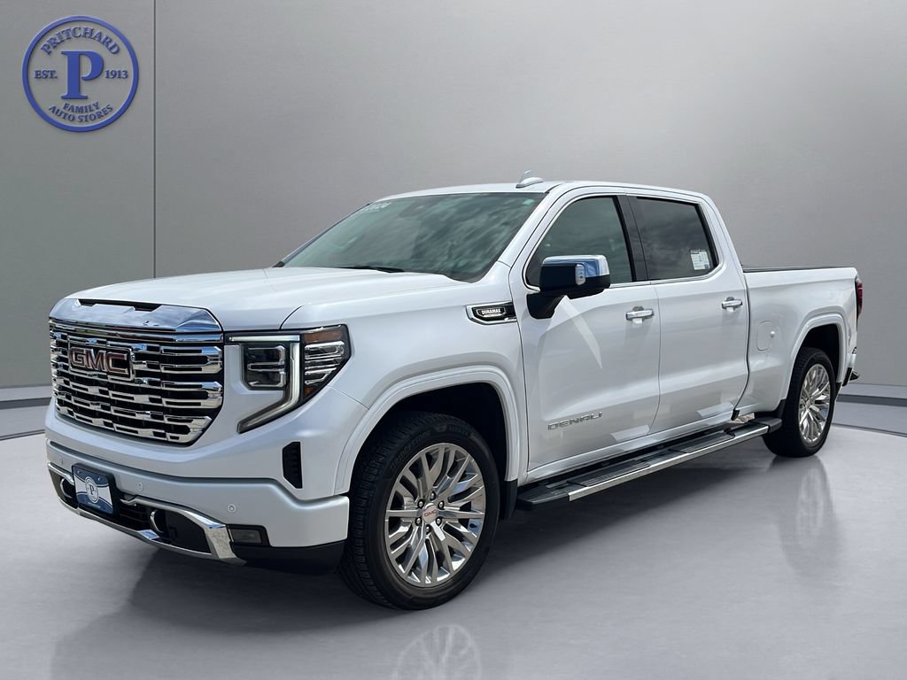 Used 2024 GMC Sierra 1500 Denali w/ Technology Package AWD/4WD image 3