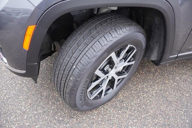 New 2025 Jeep Grand Cherokee L Limited w/ Trailer Tow Package image 9