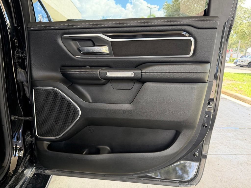 Used 2020 RAM 1500 Laramie w/ Sport Appearance Package AWD/4WD image 39