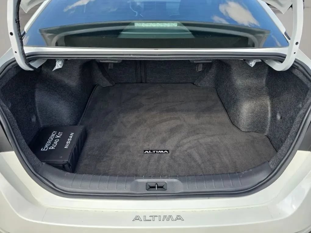 Used 2024 Nissan Altima 2.5 SV w/ SV Premium Package FWD image 46