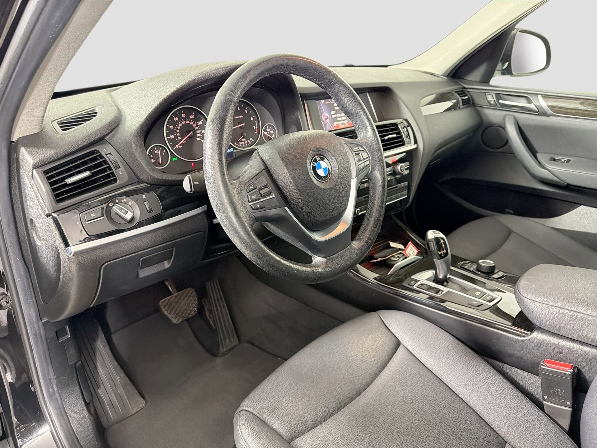 Used 2017 BMW X3 sDrive28i image 10