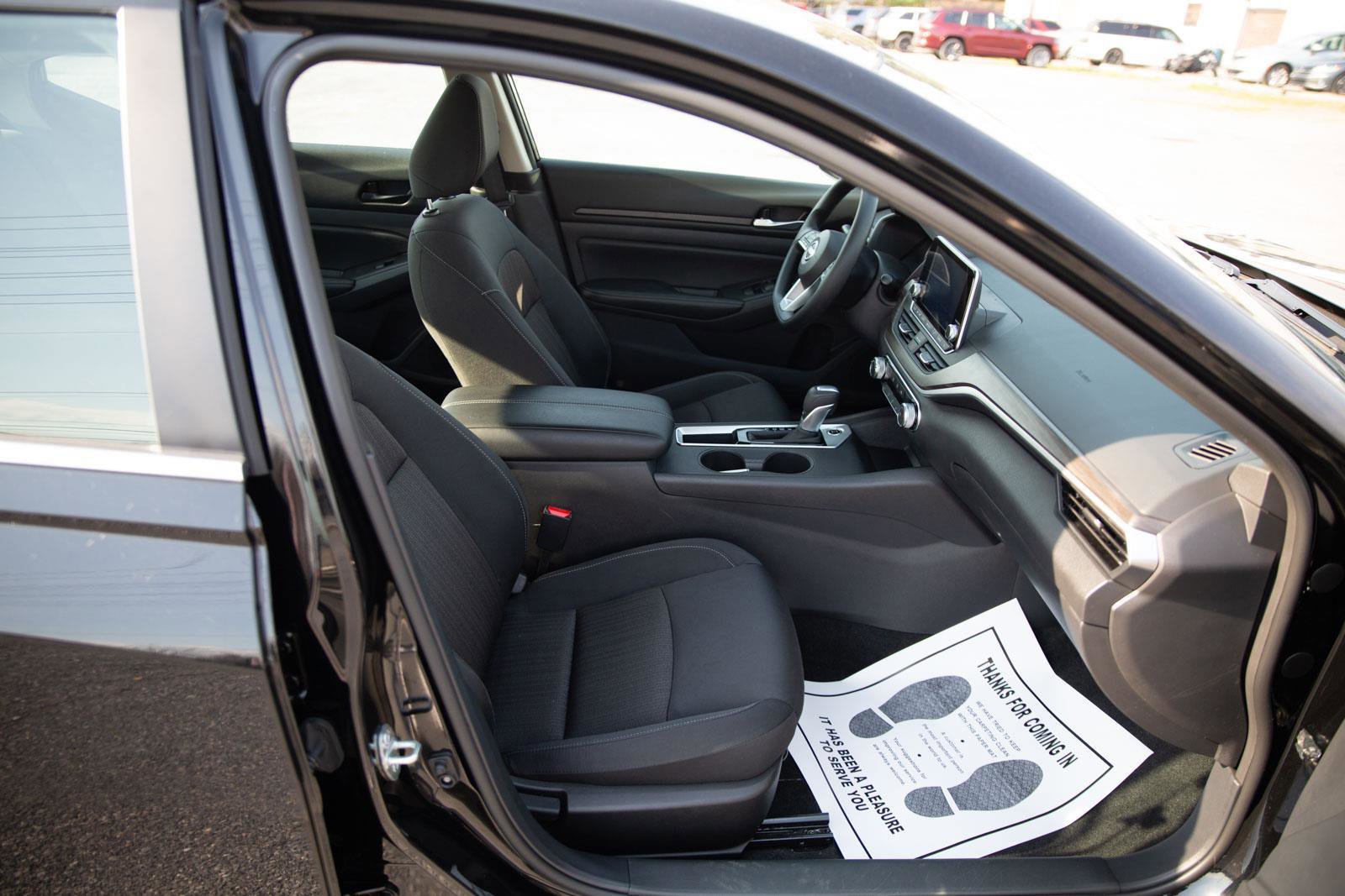 Used 2025 Nissan Altima 2.5 SV image 22