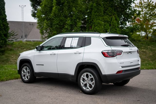 Used 2024 Jeep Compass Latitude AWD/4WD image 7