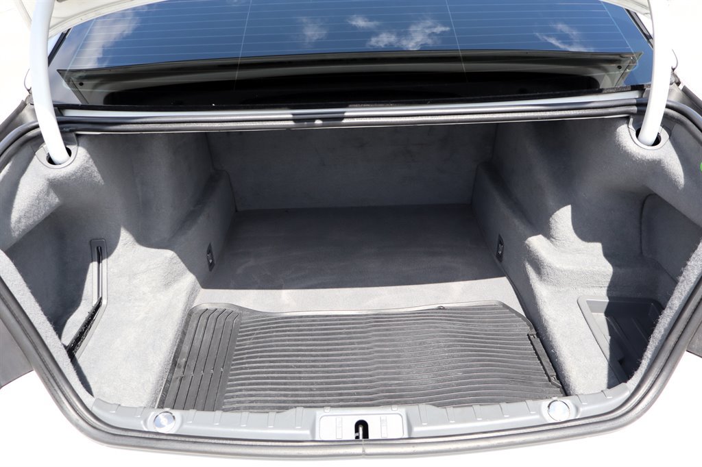 Used 2015 BMW 750i RWD image 42