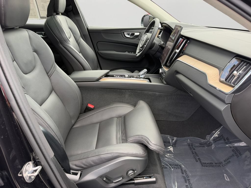 Certified 2026 Volvo XC60 B5 Ultra w/ Protection Package Premier AWD/4WD image 8