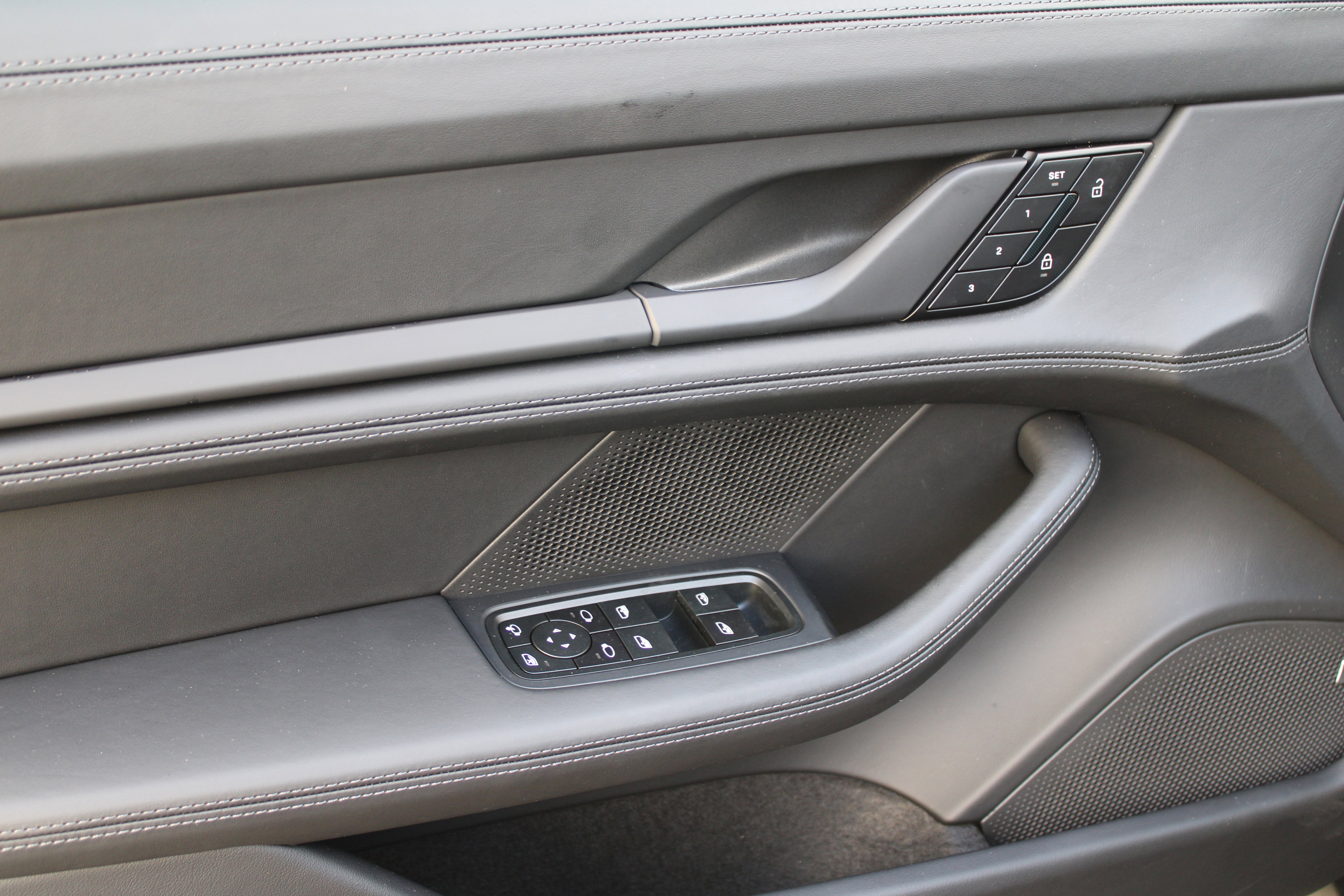 New 2026 Porsche Taycan GTS AWD/4WD image 26