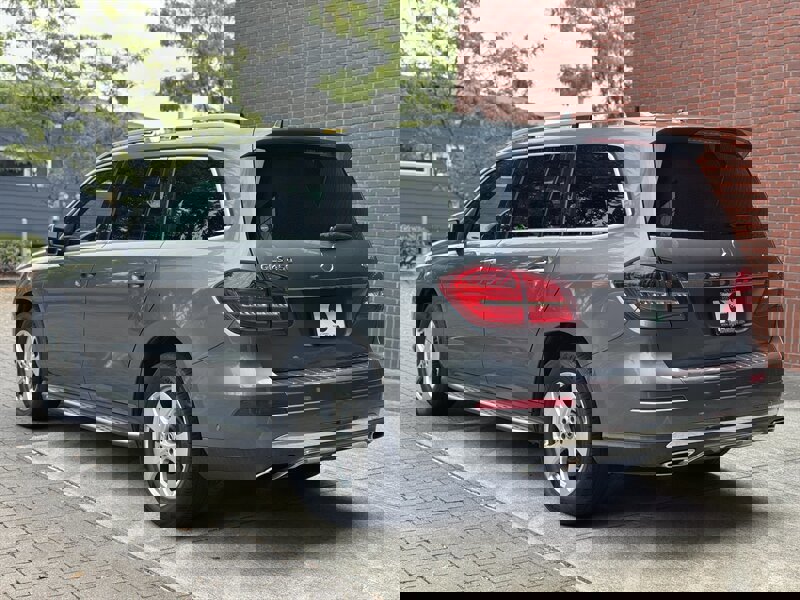 Used 2019 Mercedes-Benz GLS 450 4MATIC image 3