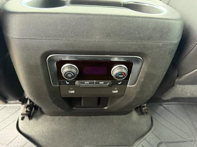 Used 2022 Chevrolet Suburban Premier AWD/4WD image 9