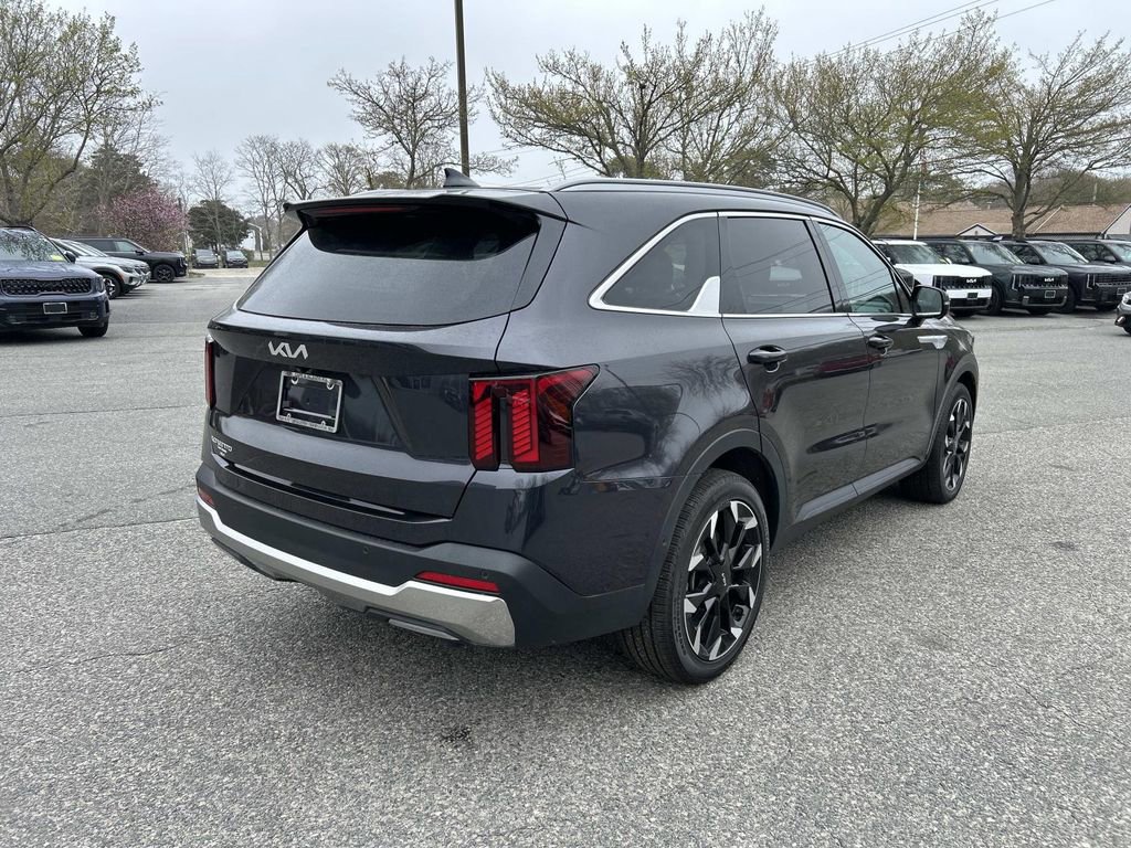 Certified 2025 Kia Sorento SX FWD image 3