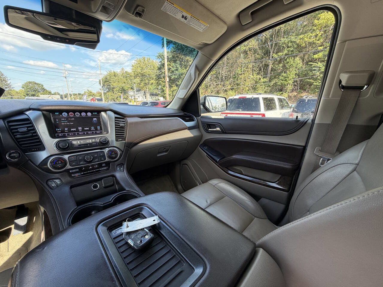 Used 2016 Chevrolet Suburban LT image 32