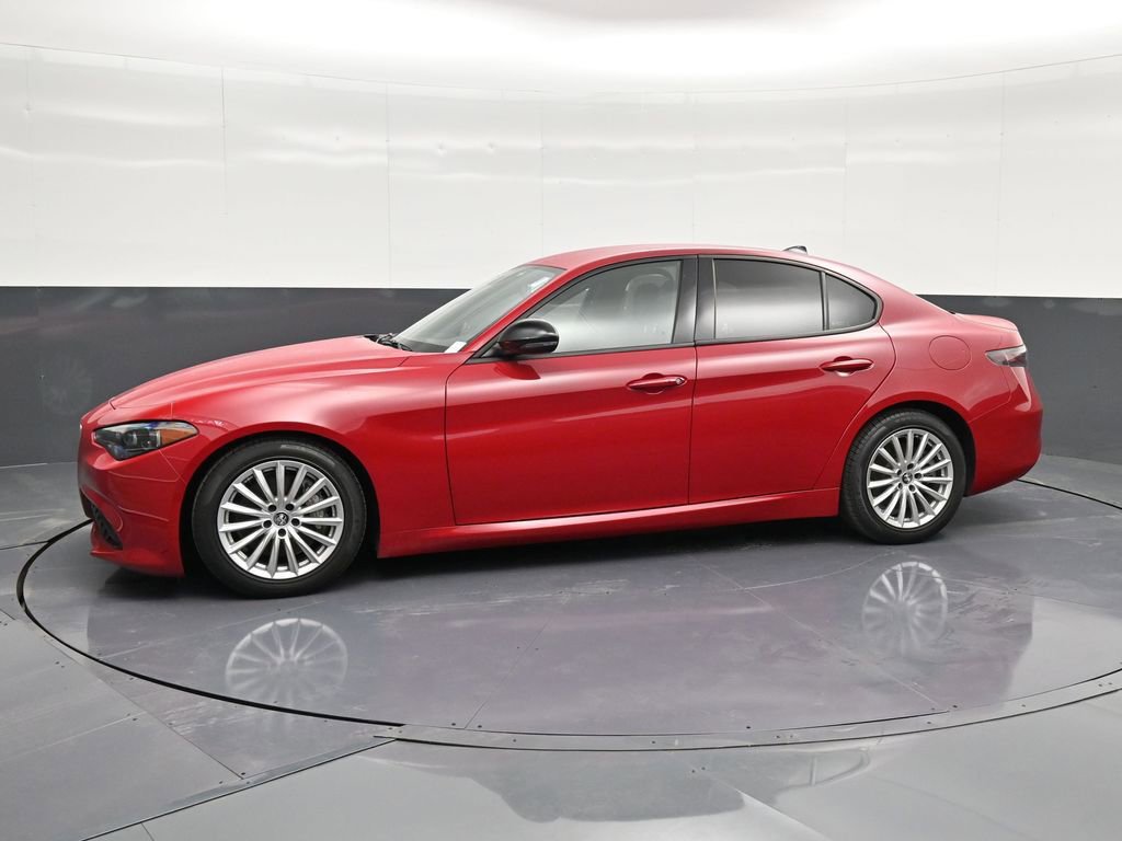 Used 2024 Alfa Romeo Giulia Sprint image 7