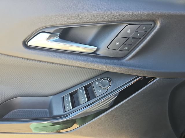 New 2027 Chevrolet Equinox RS w/ Safety and Technology Package FWD image 23