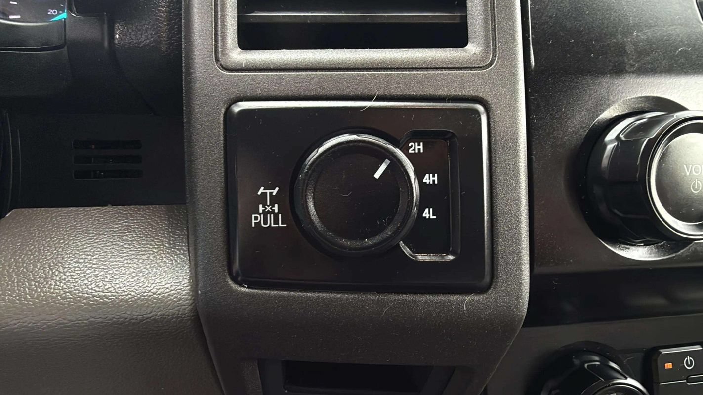 Used 2022 Ford F250 XL w/ Power Equipment Group AWD/4WD image 12