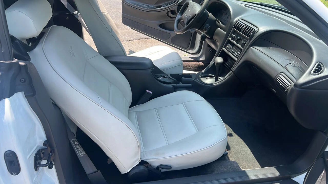 Used 1999 Ford Mustang Convertible RWD image 18