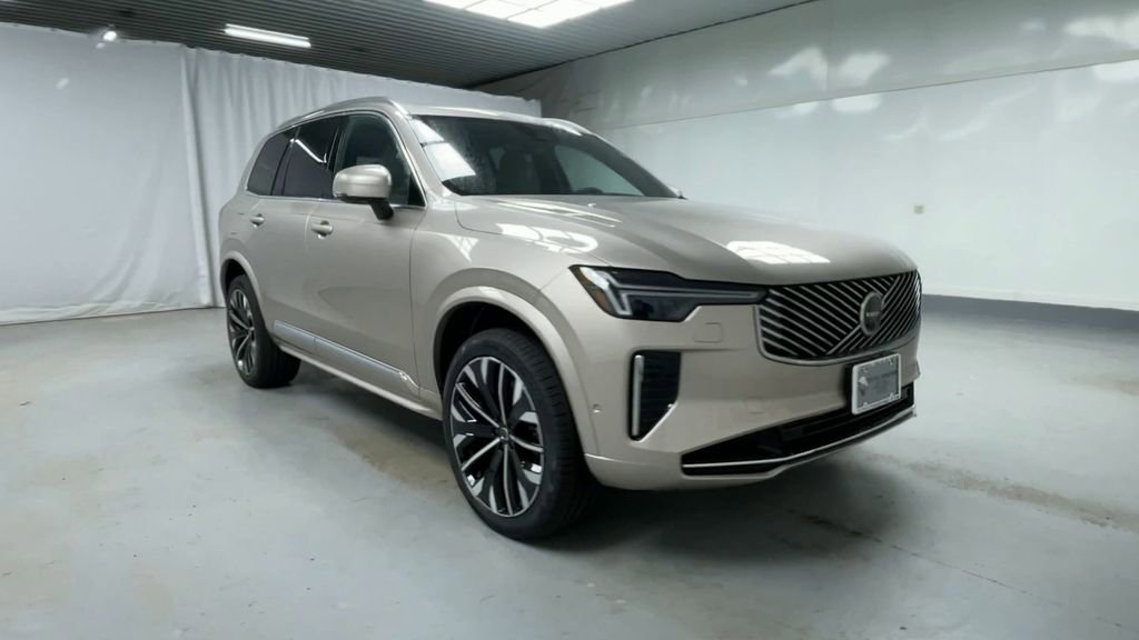 New 2026 Volvo XC90 T8 Plus image 17