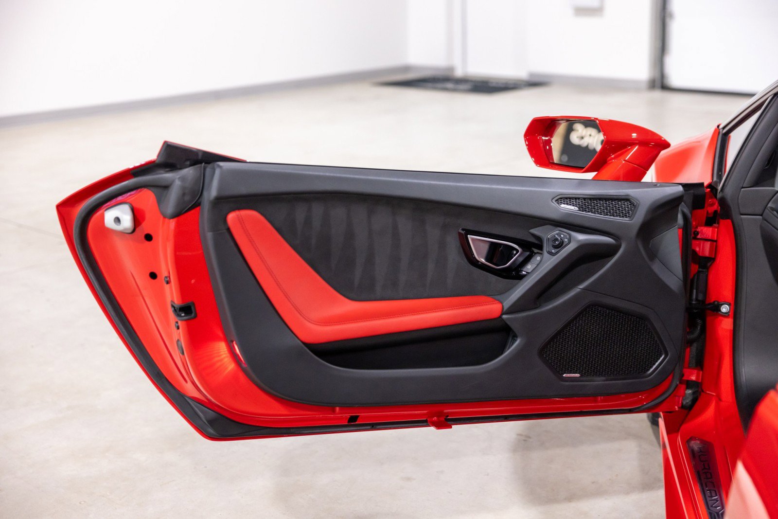 Used 2017 Lamborghini Huracan LP 610-4 image 29