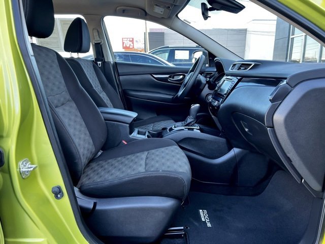 Used 2020 Nissan Rogue Sport SV image 25