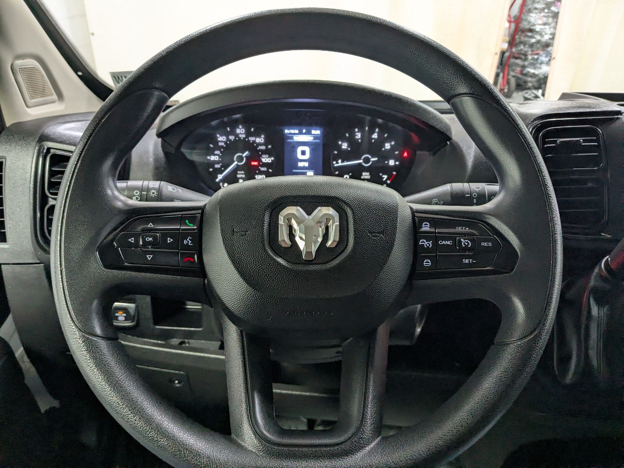 Used 2025 RAM ProMaster 2500 w/ Convenience Group FWD image 13