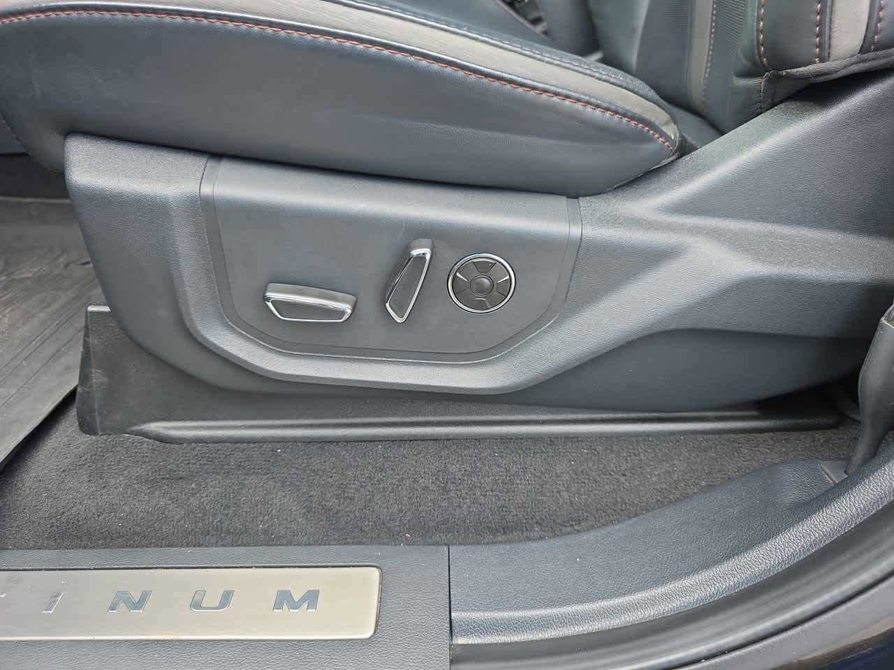 Used 2022 Ford F450 Platinum w/ FX4 Off-Road Package image 17