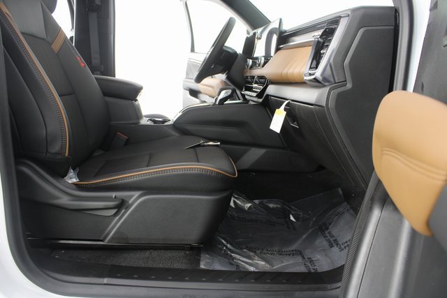 New 2026 GMC Canyon AT4 w/ Off-Road Front Bumper Package image 19