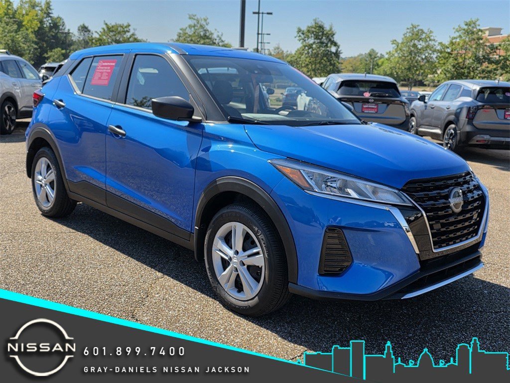 Certified 2025 Nissan Kicks Play S