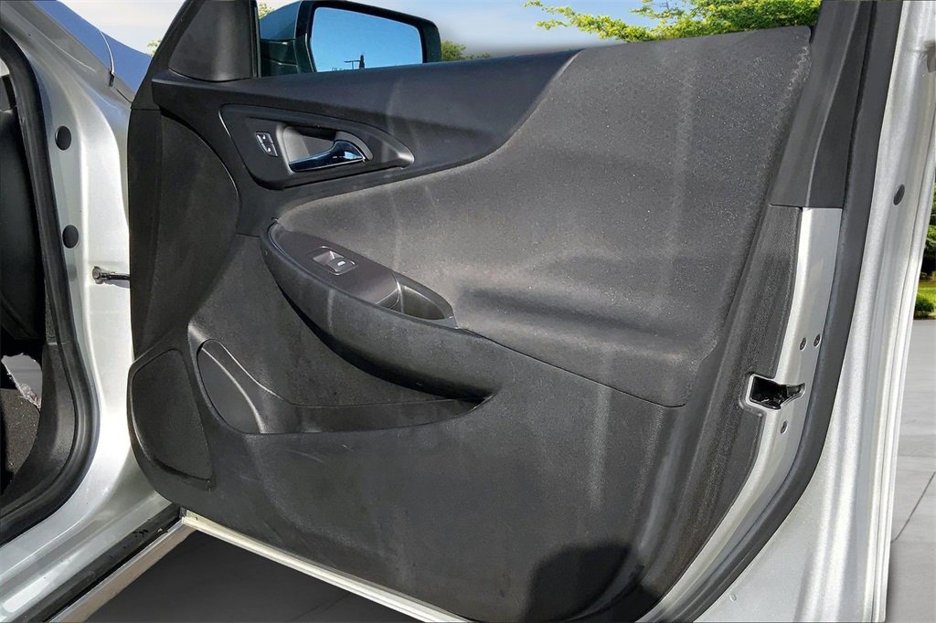 Used 2017 Chevrolet Malibu LT image 27