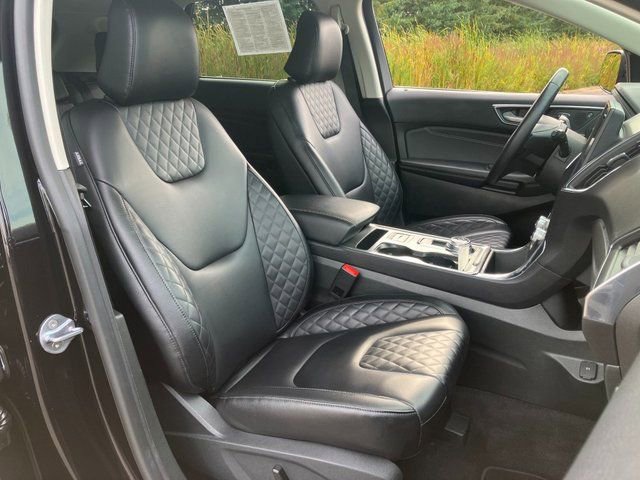 Used 2024 Ford Edge Titanium image 17