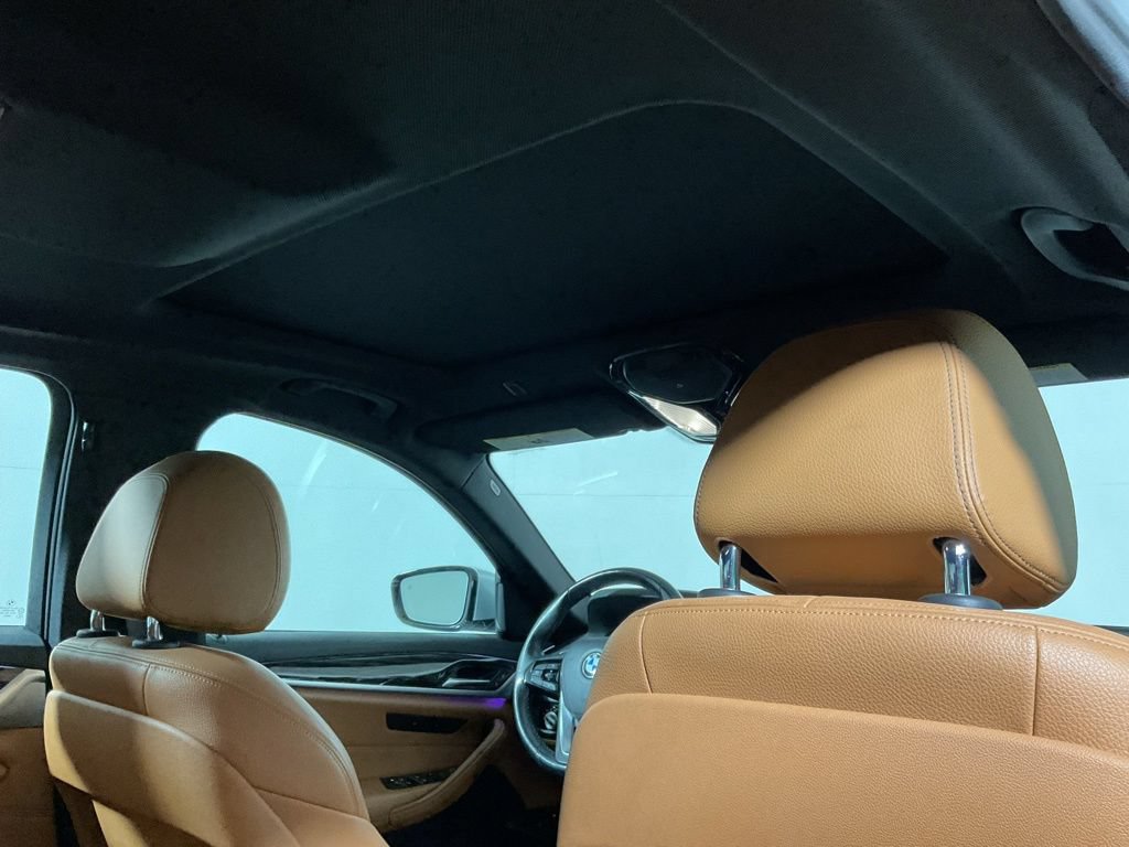 Used 2019 BMW 530e xDrive w/ Convenience Package AWD/4WD image 3