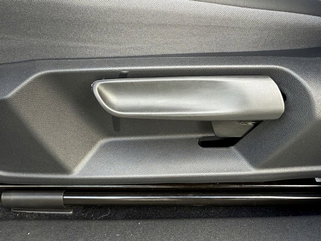New 2025 Volkswagen ID.4 Pro image 10