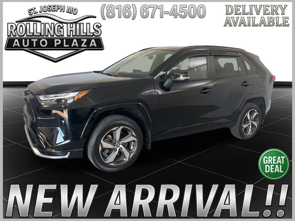 Used 2023 Toyota RAV4 SE w/ Weather & Moonroof Package