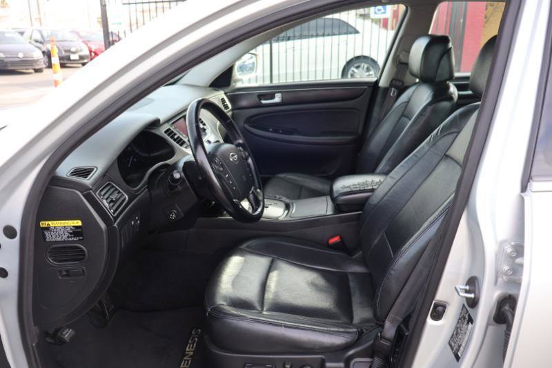 Used 2013 Hyundai Genesis 3.8 w/ Premium Pkg image 14