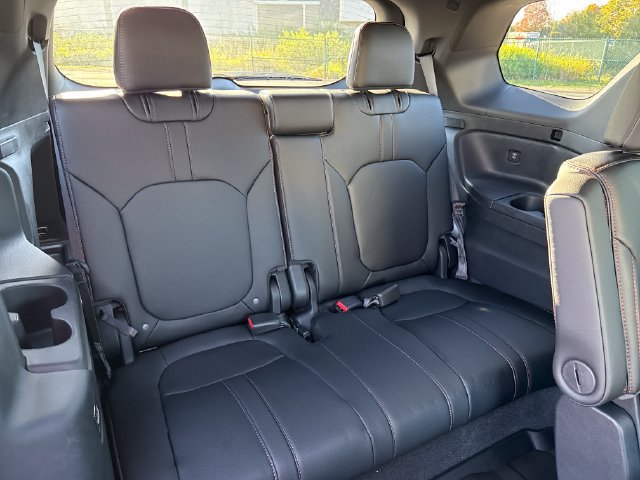 Used 2026 Honda Pilot TrailSport image 14