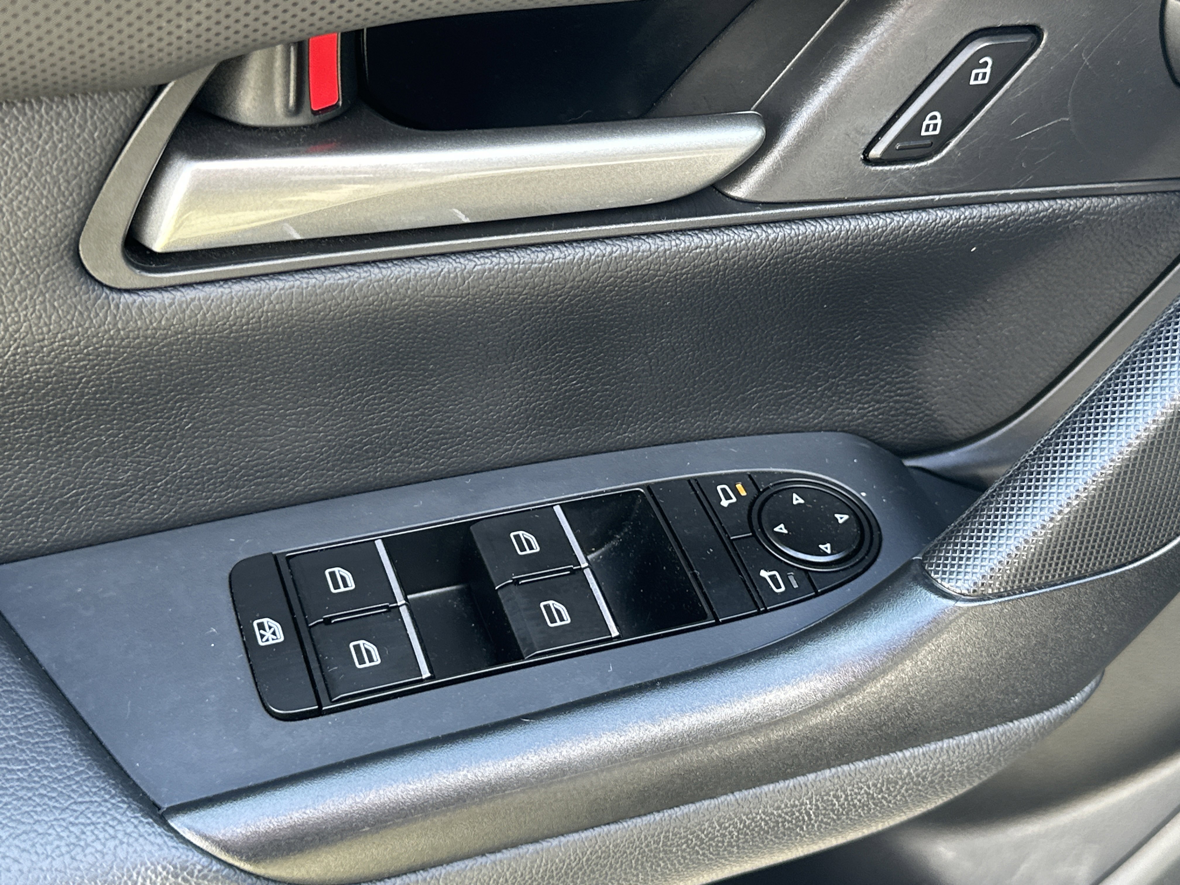 Used 2023 MAZDA CX-50 2.5 S w/ Cargo Package image 24