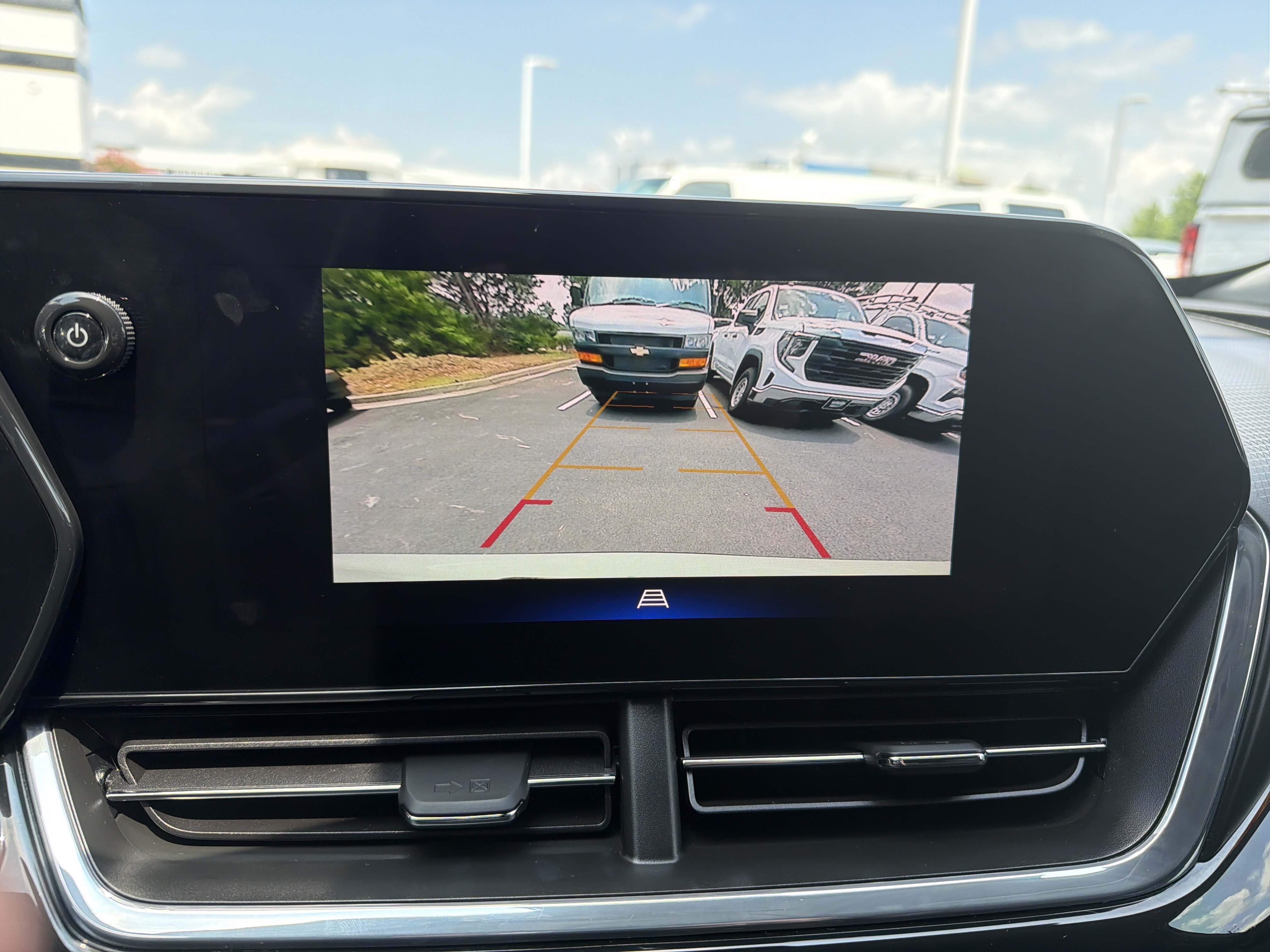 Used 2025 Chevrolet Trax ACTIV w/ Sunroof Package FWD image 23