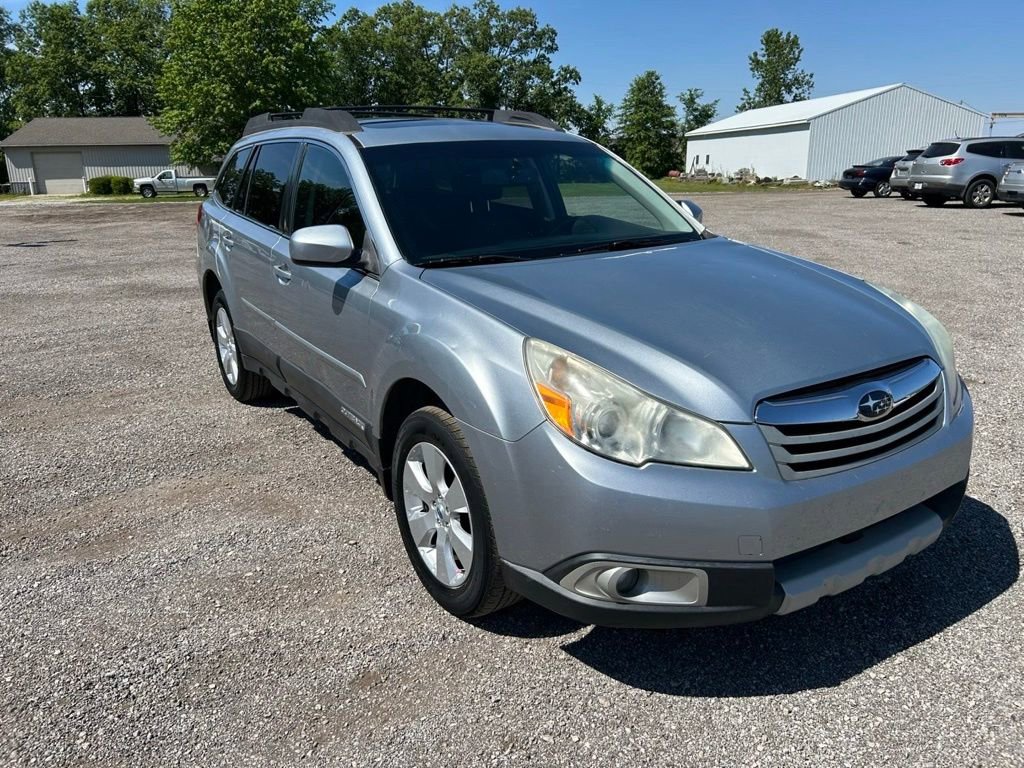 Used 2012 Subaru Outback 2.5i Limited w/ Moonroof Pkg AWD/4WD image 1