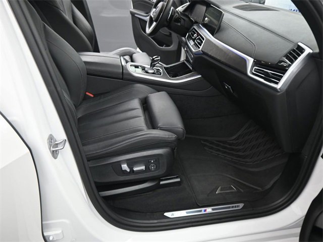 Used 2022 BMW X5 xDrive40i w/ M Sport Package image 12