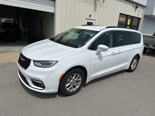 Used 2022 Chrysler Pacifica Touring-L FWD image 13