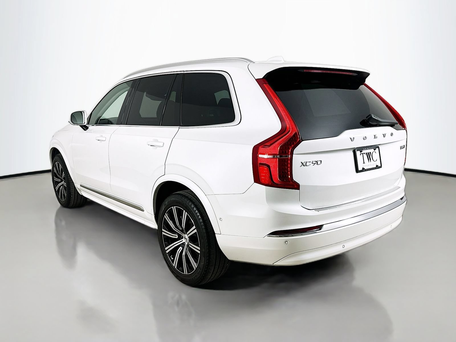 Used 2025 Volvo XC90 B6 Plus w/ Protection Package Premier AWD/4WD image 7