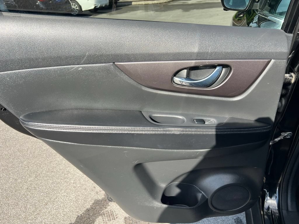 Used 2016 Nissan Rogue SV w/ SV Premium Package AWD/4WD image 20
