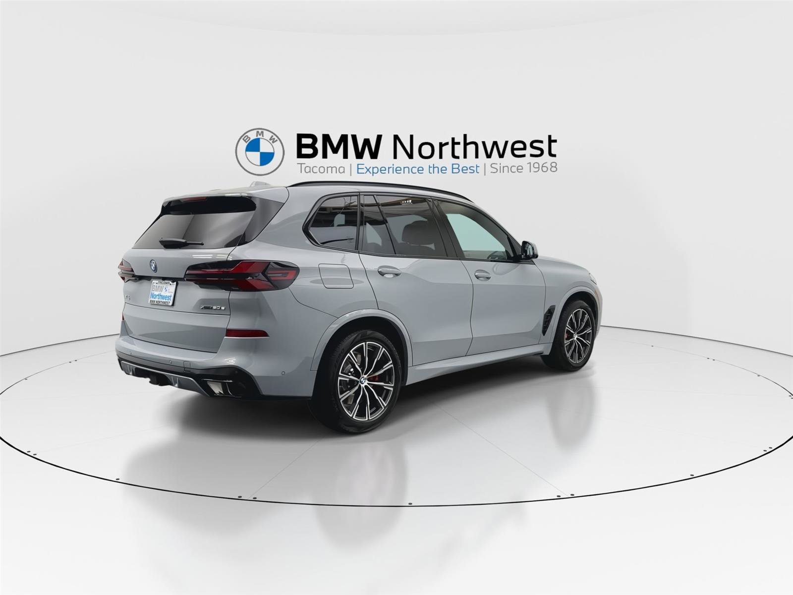 New 2026 BMW X5 xDrive50e AWD/4WD image 3