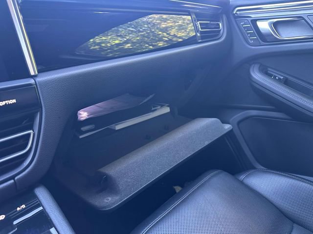 Used 2024 Porsche Macan image 18