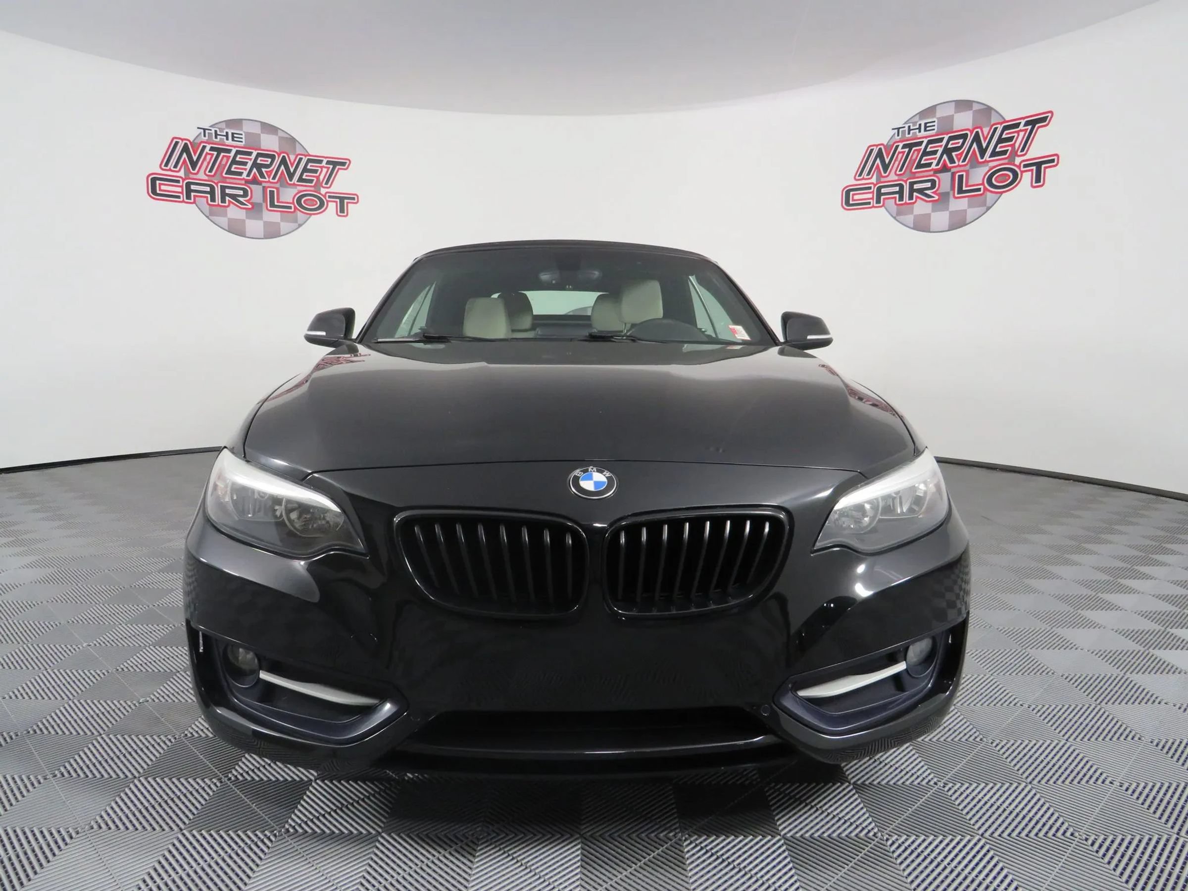 Used 2017 BMW 230i Convertible RWD image 2