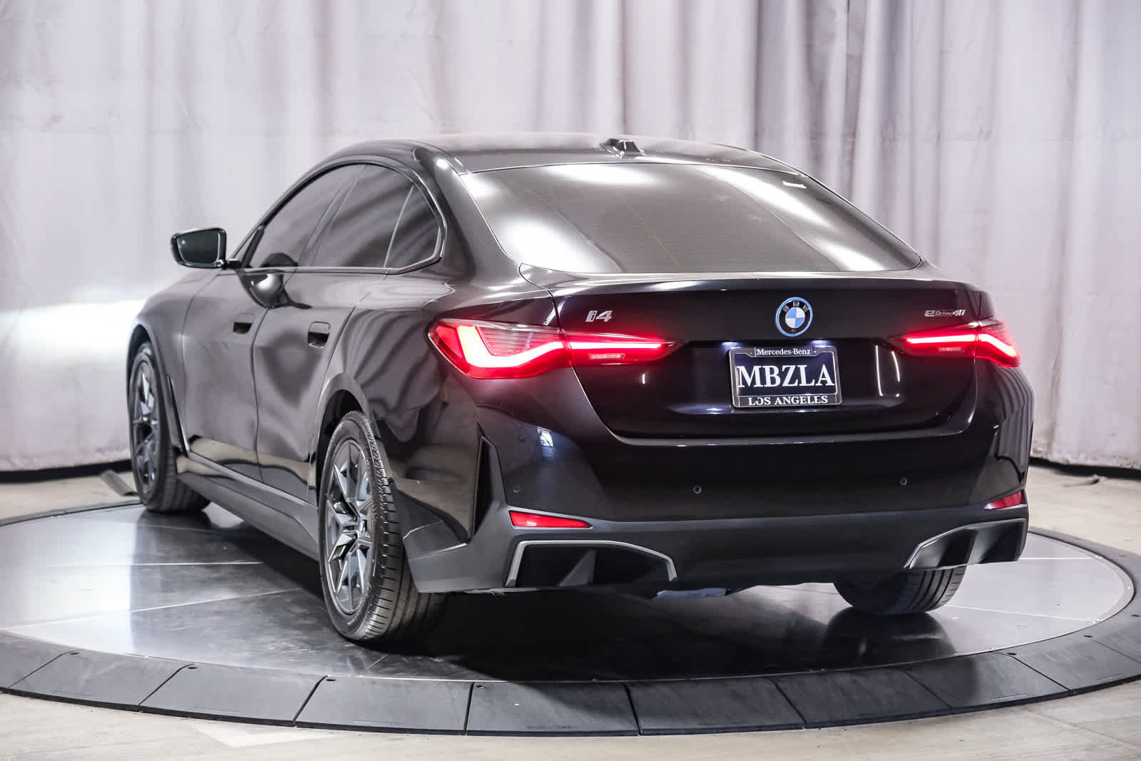 Used 2023 BMW i4 eDrive40 w/ Premium Package RWD image 2