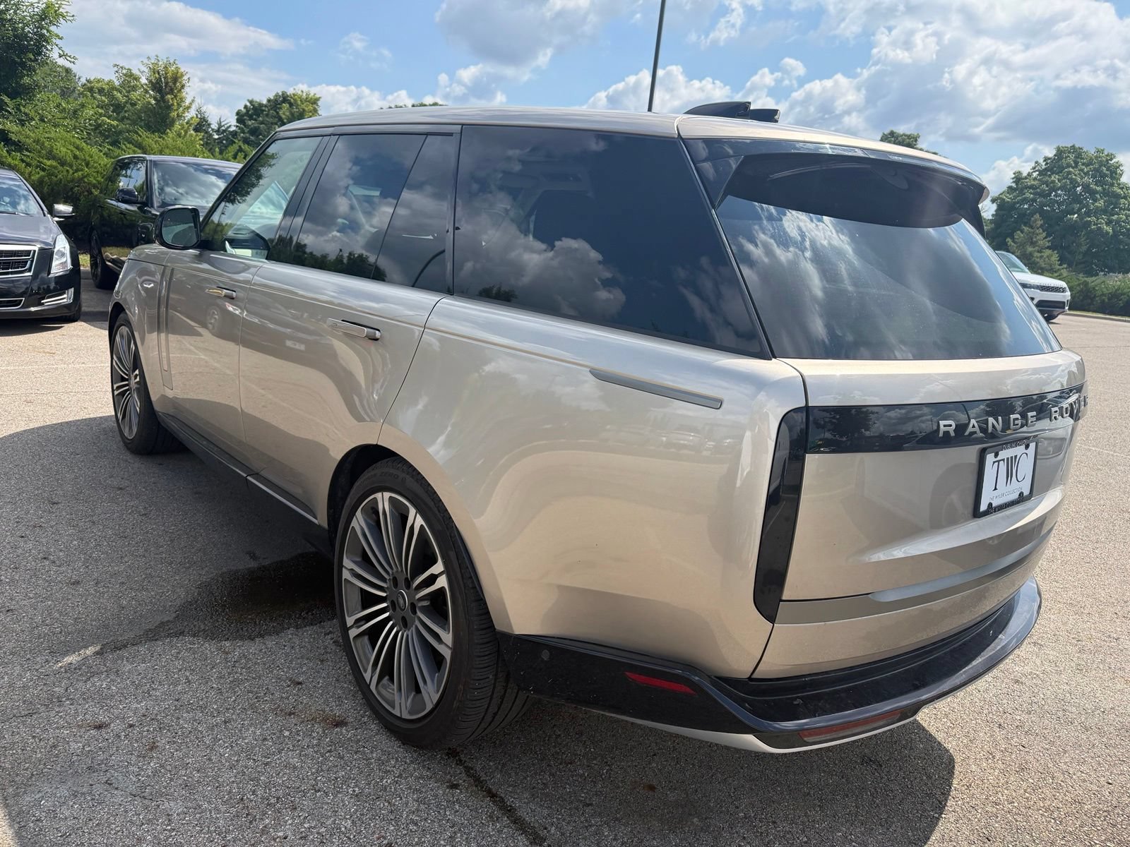 Used 2024 Land Rover Range Rover SE AWD/4WD image 7