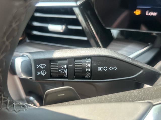 New 2025 Chevrolet Suburban Premier RWD image 31